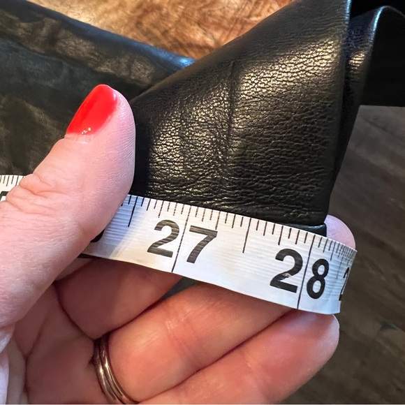 Aritzia Wilfred The Melina Pant Black Vegan Leather High Rise Straight Leg sz 4 - Picture 8 of 11